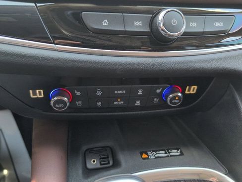 Used 2020 Buick Enclave Avenir w/ Avenir Technology Package AWD/4WD image 20