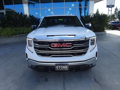 New 2026 GMC Sierra 1500 SLT w/ SLT Premium Package