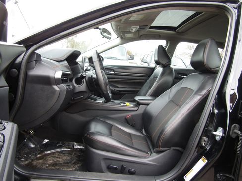 Used 2019 Nissan Altima 2.5 SR w/ SR Premium Package image 10