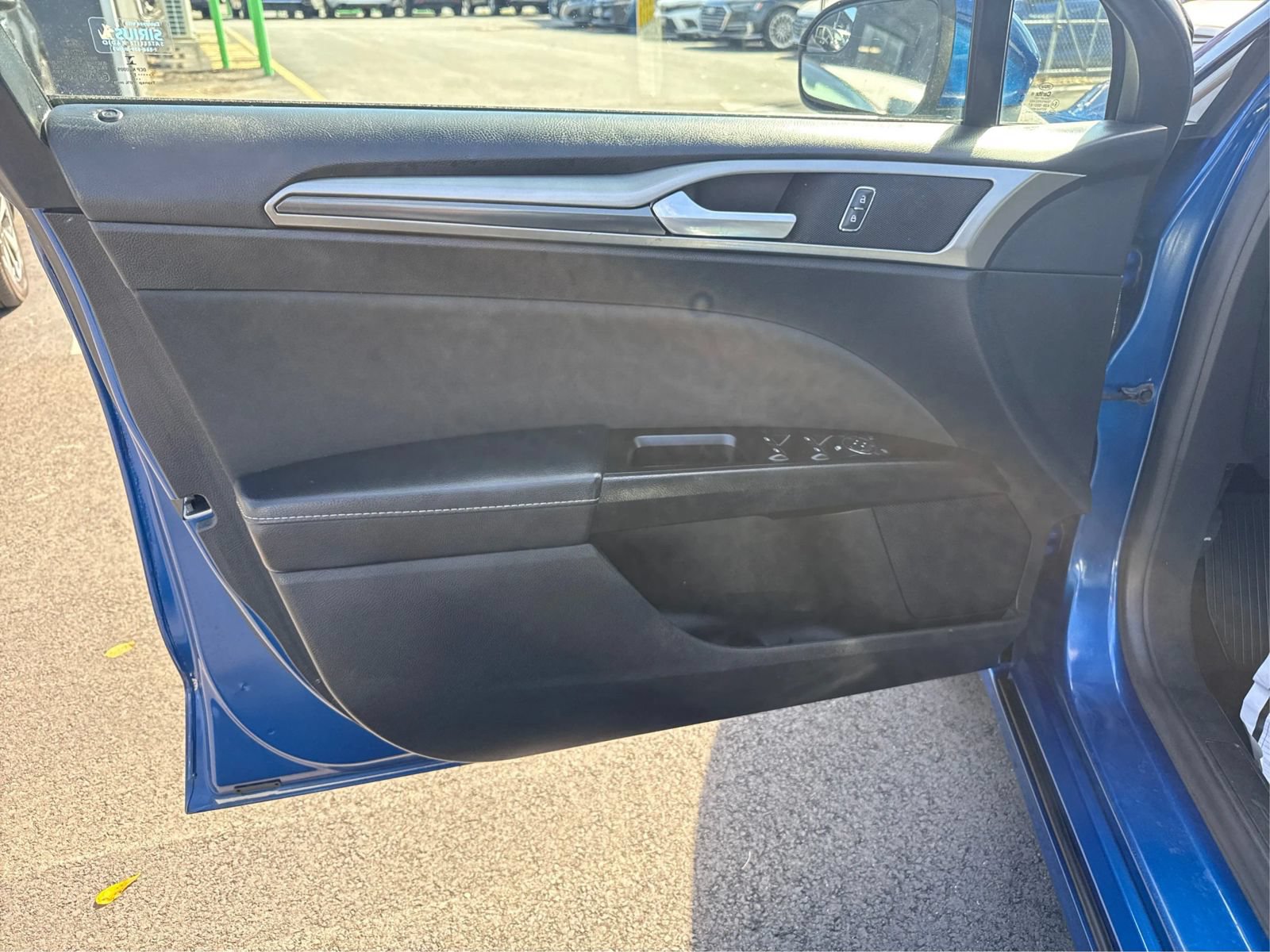 Used 2017 Ford Fusion SE w/ Equipment Group 201A FWD image 20