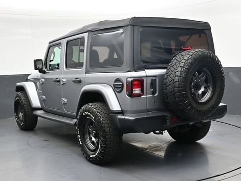 Used 2020 Jeep Wrangler Unlimited Sahara AWD/4WD image 5