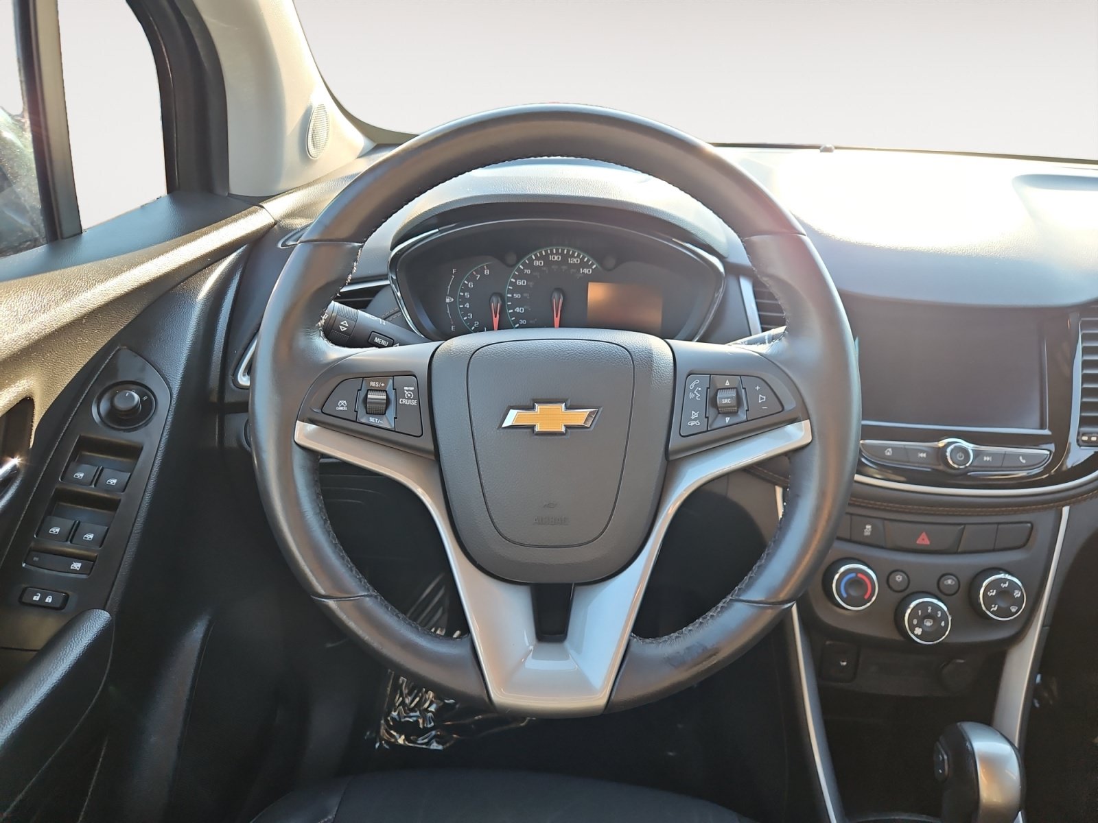 Used 2020 Chevrolet Trax LT w/ LT Convenience Package AWD/4WD image 13