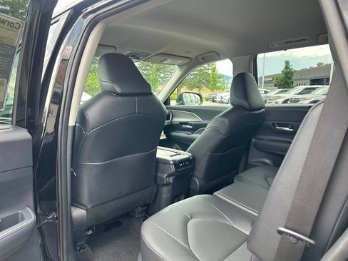 Used 2026 Toyota Grand Highlander FWD image 21
