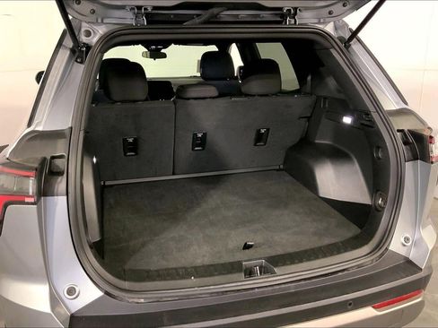 Used 2025 Chevrolet Equinox LT image 4