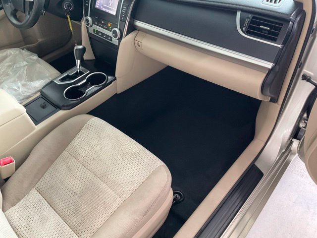 Used 2014 Toyota Camry LE FWD image 21