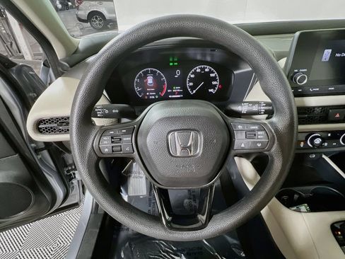 Used 2023 Honda HR-V LX image 10