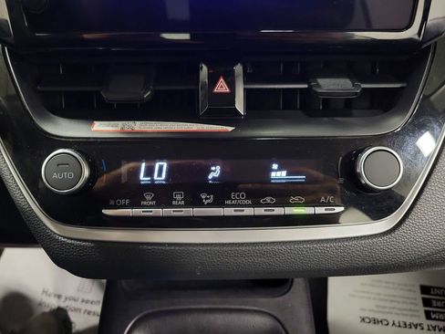 Used 2025 Toyota Corolla LE FWD image 17