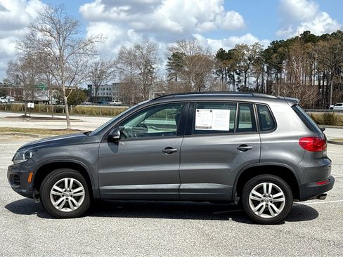 Used 2016 Volkswagen Tiguan S image 22