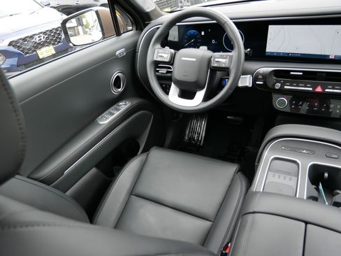 Certified 2026 Hyundai Palisade Calligraphy AWD/4WD image 9