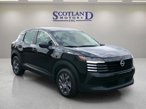 Used 2025 Nissan Kicks S AWD/4WD image 4