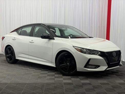 Used 2022 Nissan Sentra SR w/ Midnight Edition FWD image 2