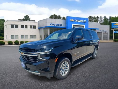 Used 2024 Chevrolet Suburban LT AWD/4WD image 1