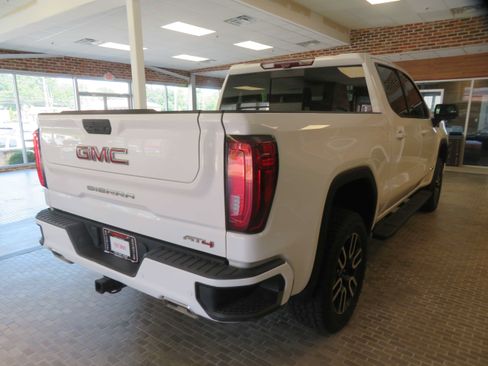 Used 2021 GMC Sierra 1500 AT4 w/ AT4 Value Package AWD/4WD image 4