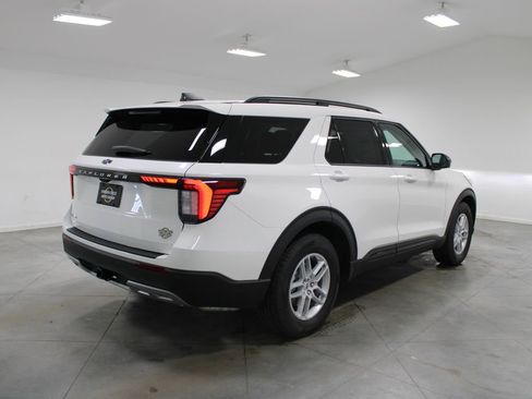 New 2026 Ford Explorer Active image 10