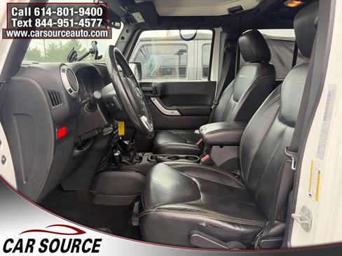 Used 2016 Jeep Wrangler Unlimited Rubicon AWD/4WD image 12