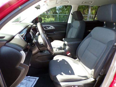 Used 2020 Chevrolet Traverse LT w/ Driver Confidence II Package AWD/4WD image 13