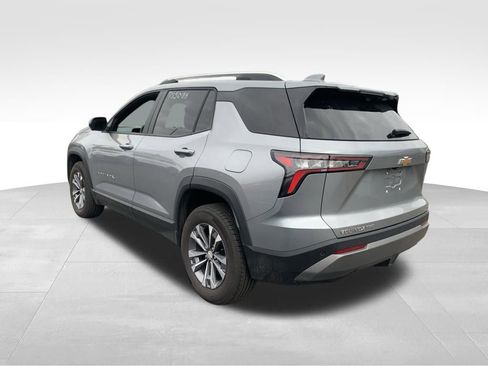 Used 2025 Chevrolet Equinox LT w/ Convenience Package II image 7