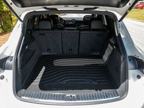 Used 2021 Porsche Cayenne AWD/4WD image 19