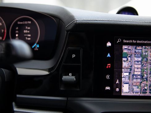 Certified 2024 Porsche Panamera 4 image 17