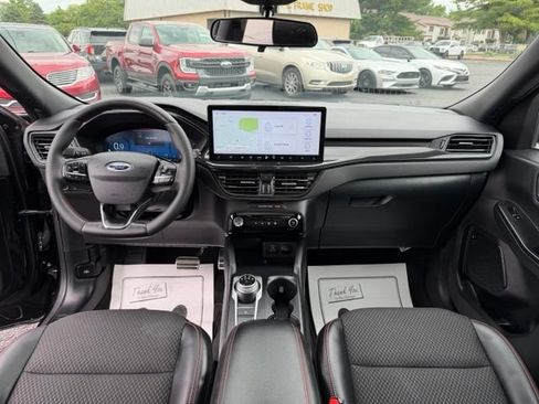 Used 2023 Ford Escape ST-Line Select w/ Tech Pack #2 AWD/4WD image 2