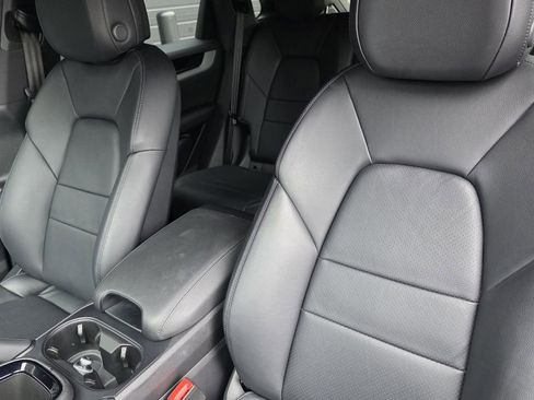 Certified 2024 Porsche Cayenne AWD/4WD image 5