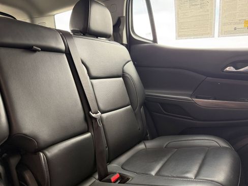 Used 2023 GMC Acadia SLT FWD image 40