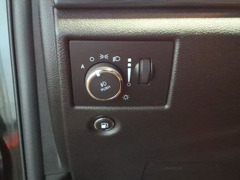 Used 2021 Jeep Grand Cherokee Laredo X image 20