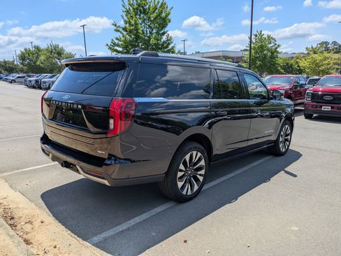 Certified 2025 Ford Expedition Max Platinum w/ Driver's Package AWD/4WD image 4