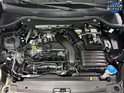 Used 2024 Volkswagen Taos SE image 5