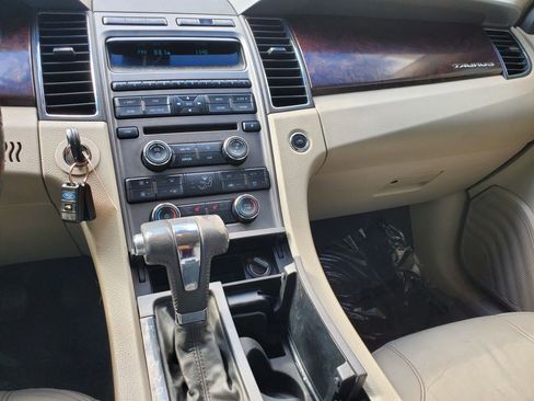 Used 2010 Ford Taurus SEL FWD image 38
