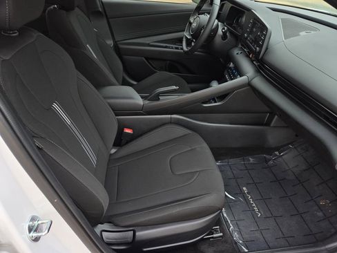 Certified 2025 Hyundai Elantra Sport FWD image 29