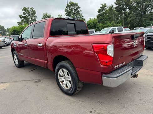 Used 2017 Nissan Titan SV AWD/4WD image 3