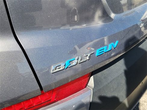 Used 2023 Chevrolet Bolt EUV Premier w/ Sun & Sound Package image 9