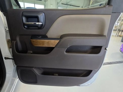 Used 2017 Chevrolet Silverado 1500 LTZ w/ Sport Package AWD/4WD image 17