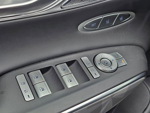 Used 2025 Genesis GV70 3.5T Sport w/ Sport Advanced Package image 32