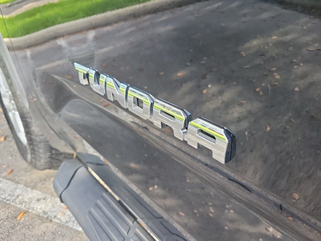 Used 2022 Toyota Tundra SR5 w/ SR5 Convenience Package AWD/4WD image 11