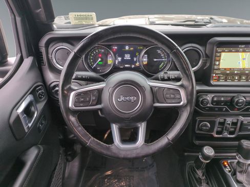 Used 2022 Jeep Wrangler Sahara w/ Cold Weather Group image 12