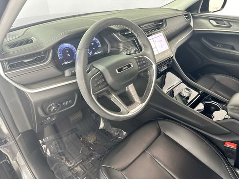 Used 2023 Jeep Grand Cherokee L Limited image 9