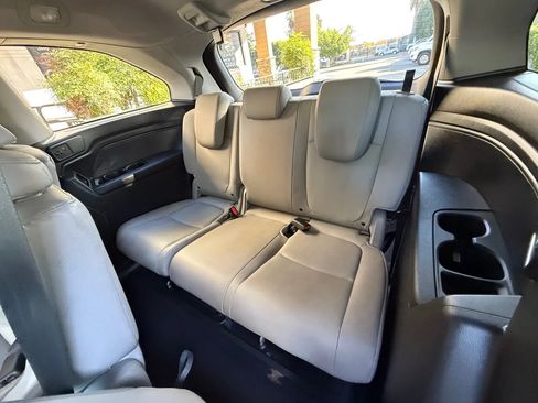 Used 2018 Honda Odyssey EX-L image 18