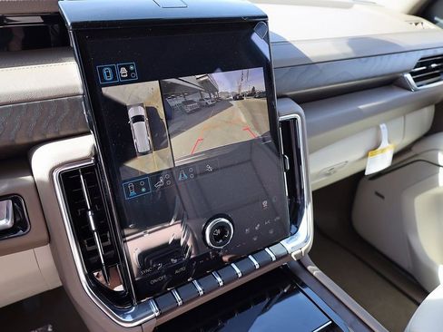 New 2026 GMC Yukon XL Denali w/ Advanced Technology Package AWD/4WD image 15