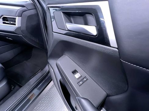Used 2025 Mitsubishi Outlander SE AWD/4WD image 38