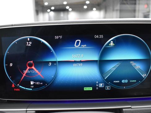 Used 2020 Mercedes-Benz GLE 450 4MATIC w/ MBUX Technology Package image 12