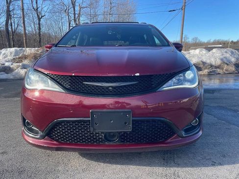 Used 2019 Chrysler Pacifica Limited w/ Advanced Safetytec Group FWD image 3