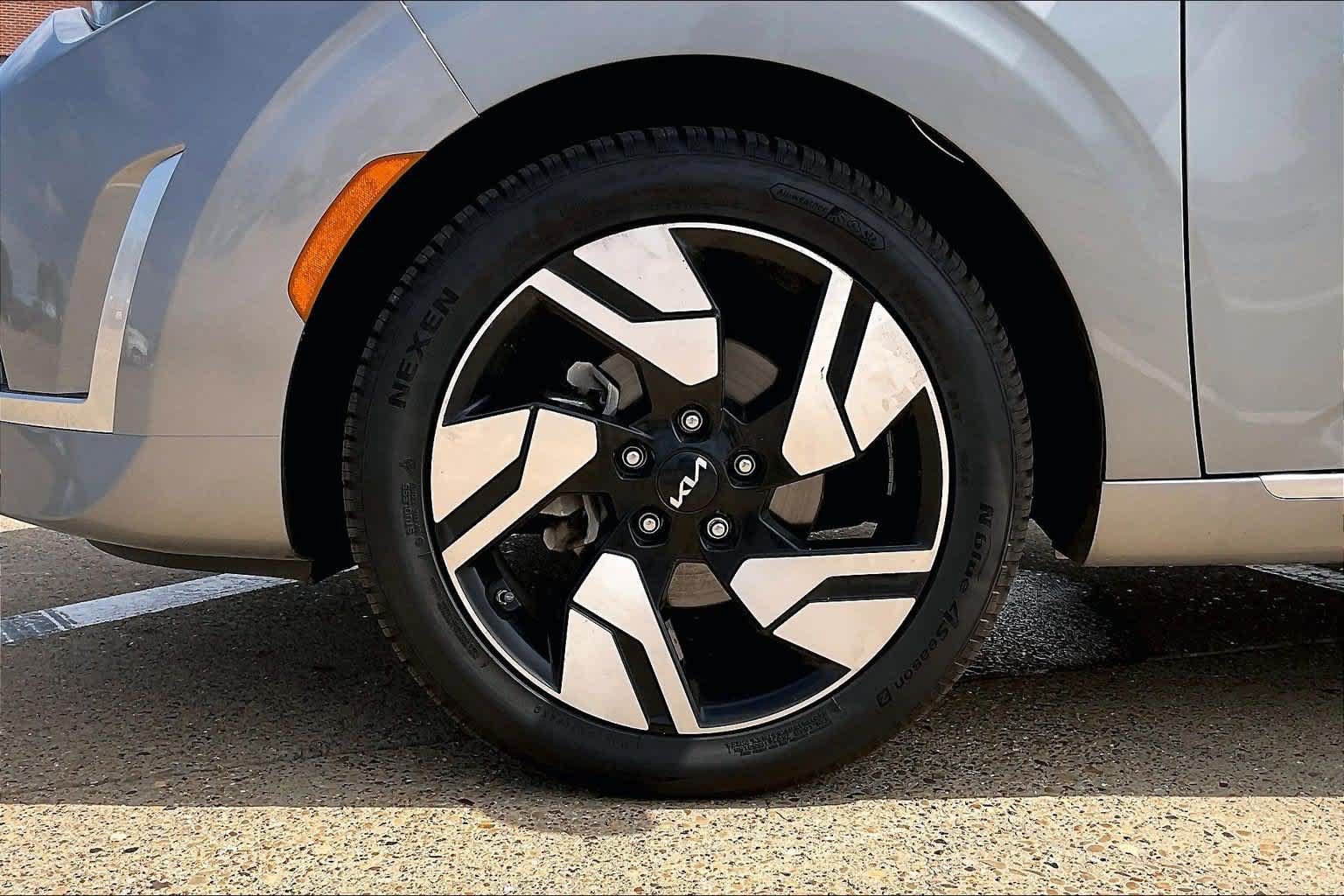 Certified 2024 Kia Soul GT-Line FWD image 8
