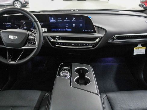 Used 2025 Cadillac Lyriq Sport image 13