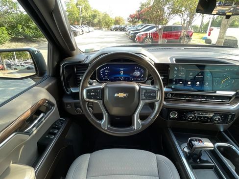 Used 2023 Chevrolet Silverado 1500 LT RWD image 11