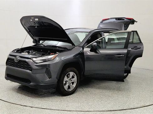 Used 2025 Toyota RAV4 LE image 10