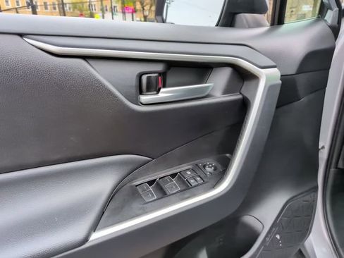 Used 2025 Toyota RAV4 XLE FWD image 15