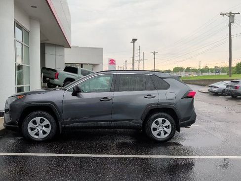 Used 2019 Toyota RAV4 LE w/ Carpet Mat Package FWD image 22