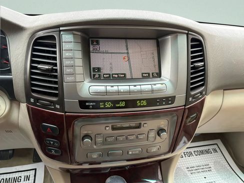 Used 2006 Toyota Land Cruiser image 36